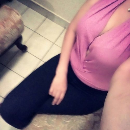 Arsız kendi yeri olan escort Müberra