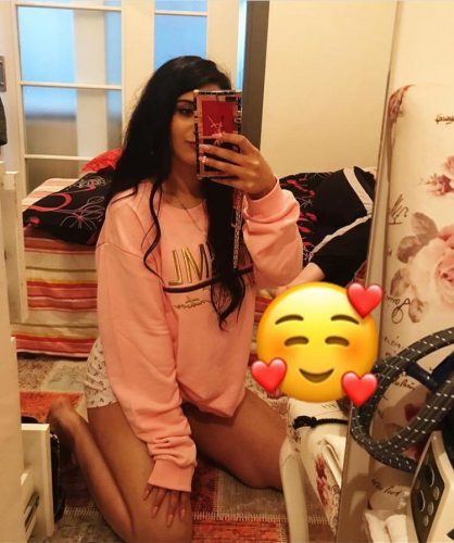 Cazibeli ön sevişme yapan hatun Feyza