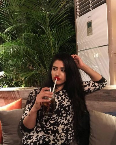 Cazibeli ön sevişme yapan hatun Feyza