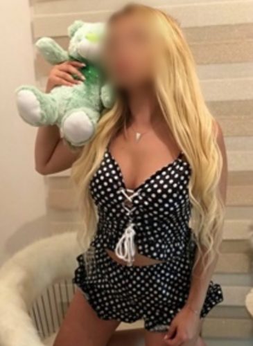 Eşsiz öpüşmeyi seven escort Nergis