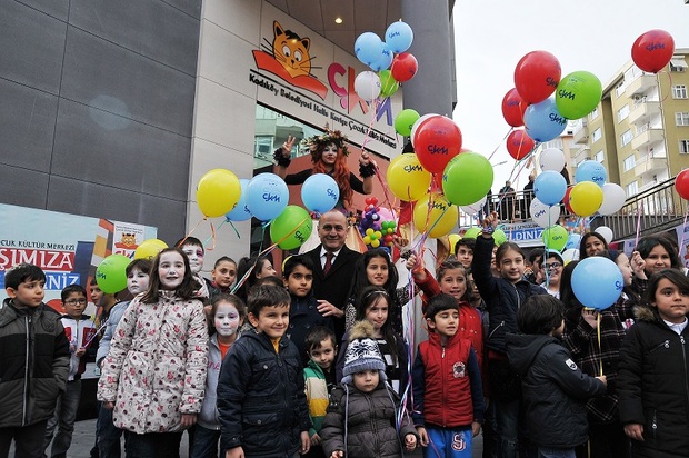 Kadıköy'de çocuklara özel kültür merkezi açıldı 