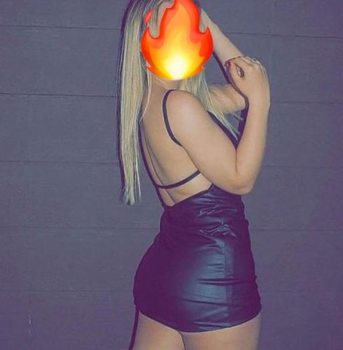 Neşeli masaj yapan eskort Peri