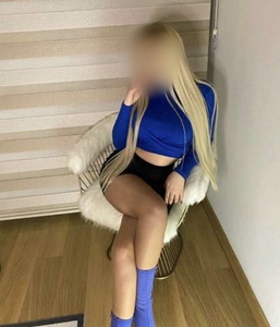 Seçkin eve gelen Aysel