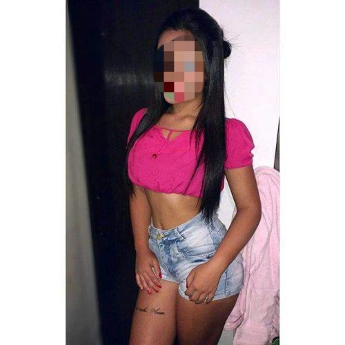 Seksapel kaprissiz kız Nazende