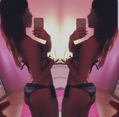 Seksi kendi yeri olan kadın Esen
