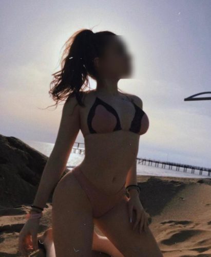 Şık dans yapan escort Hilal