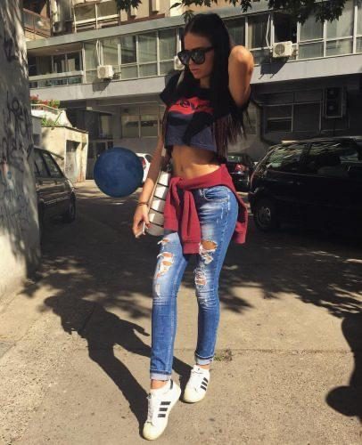 Şık kendi yeri olan escort Perçem